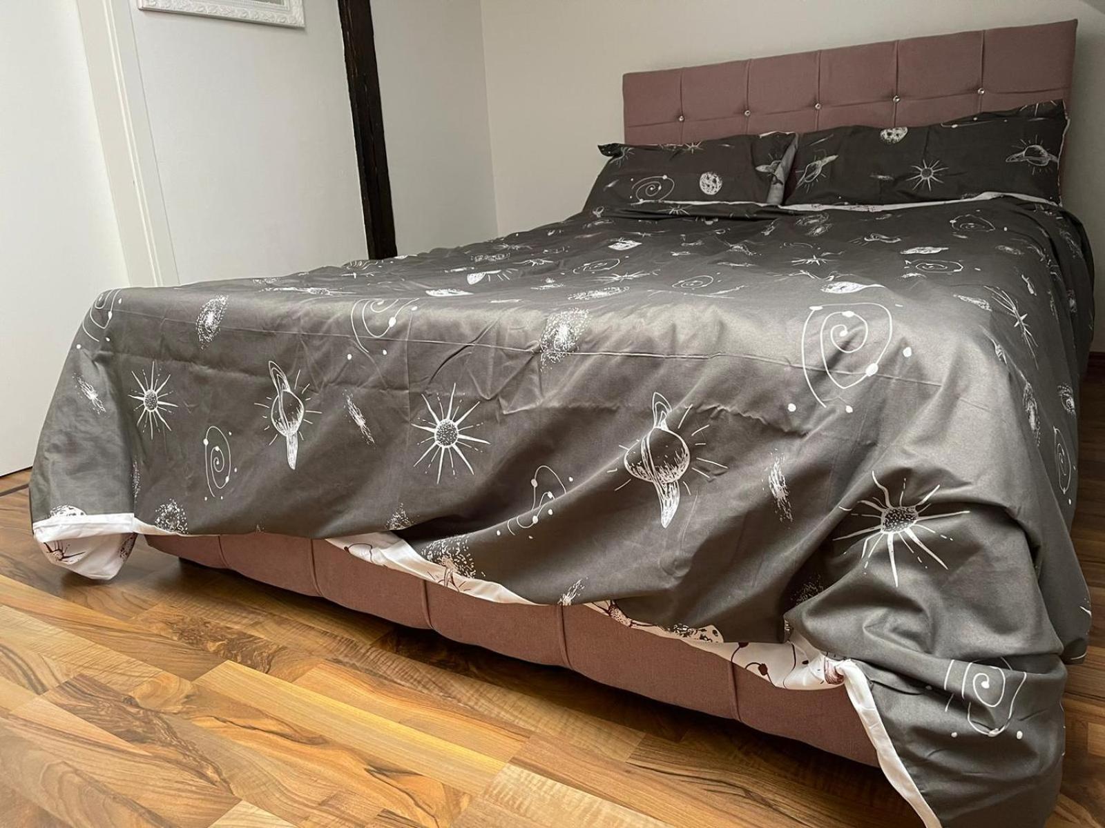 Geraeumige 3-Zimmer-Ferienwohnung Im Herzen Von Kassel Exterior foto