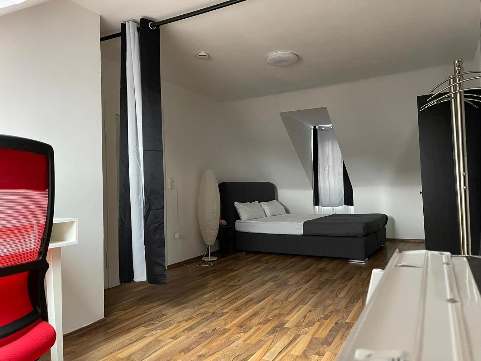 Geraeumige 3-Zimmer-Ferienwohnung Im Herzen Von Kassel Exterior foto