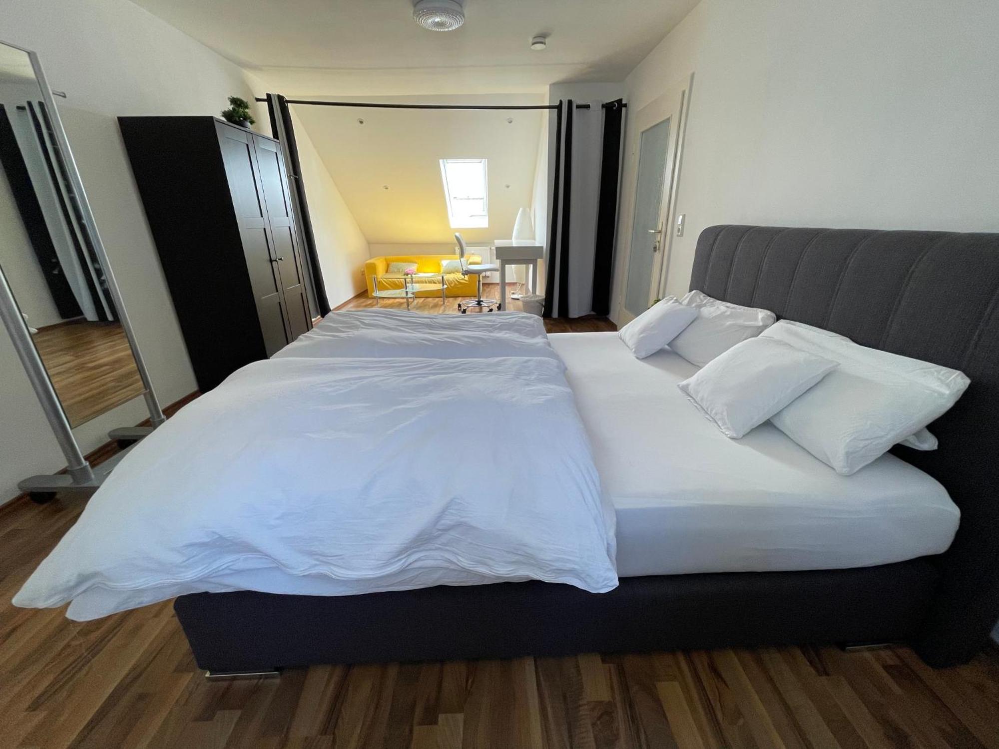Geraeumige 3-Zimmer-Ferienwohnung Im Herzen Von Kassel Exterior foto