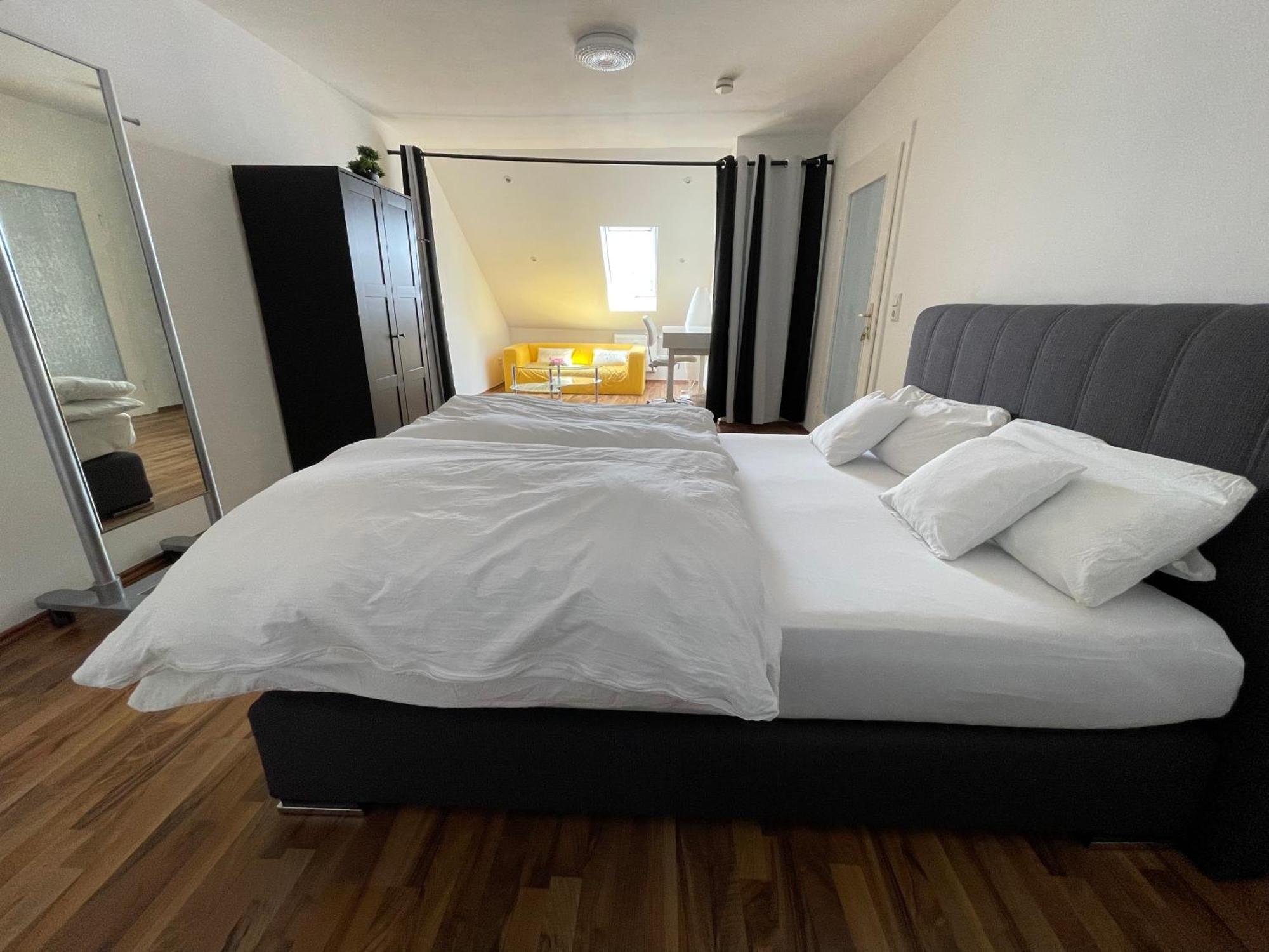 Geraeumige 3-Zimmer-Ferienwohnung Im Herzen Von Kassel Exterior foto