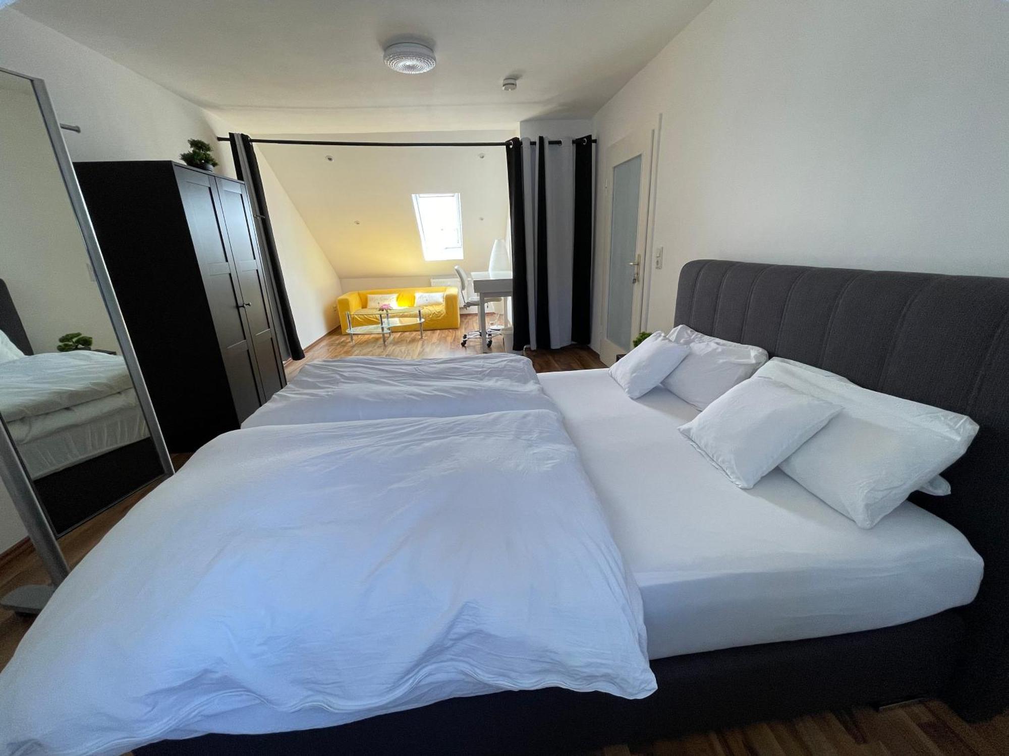 Geraeumige 3-Zimmer-Ferienwohnung Im Herzen Von Kassel Exterior foto