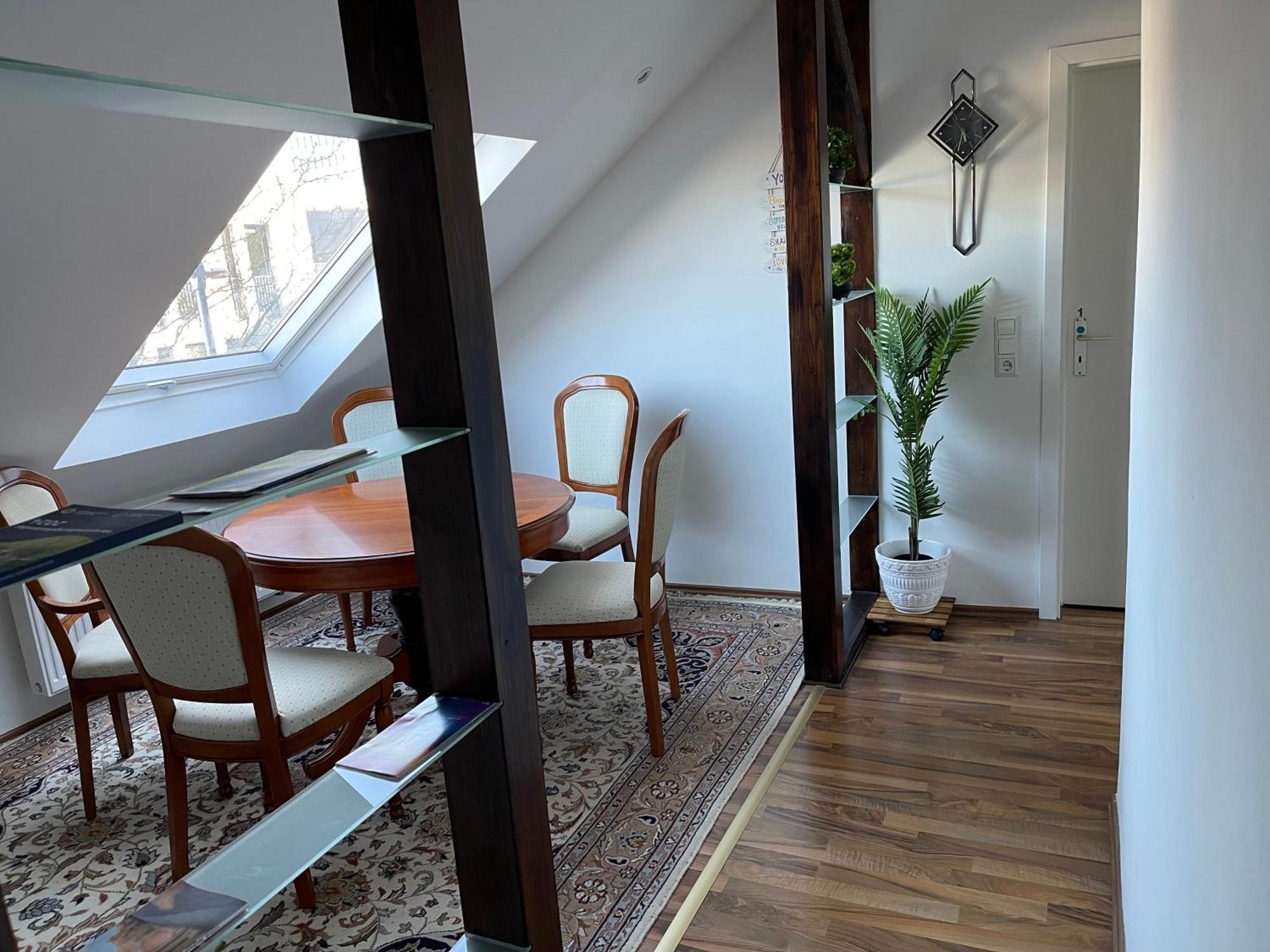 Geraeumige 3-Zimmer-Ferienwohnung Im Herzen Von Kassel Exterior foto
